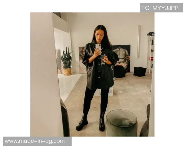 冬季足球明星时尚穿搭大赏展现运动与潮流的完美结合