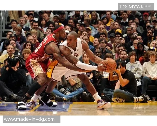 湖人对阵骑士精彩比赛完整回放重温经典瞬间与精彩时刻