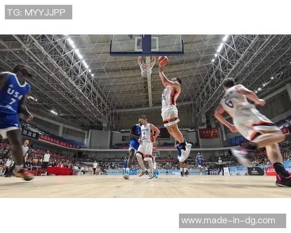 不同篮球明星精彩瞬间汇聚篮球视频回顾与分析